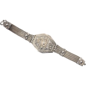 .925 Sterling Silver, 36.4 grams, 5-Strand Wheat Band Bracelet with Center Medallion Rose Scrolled
