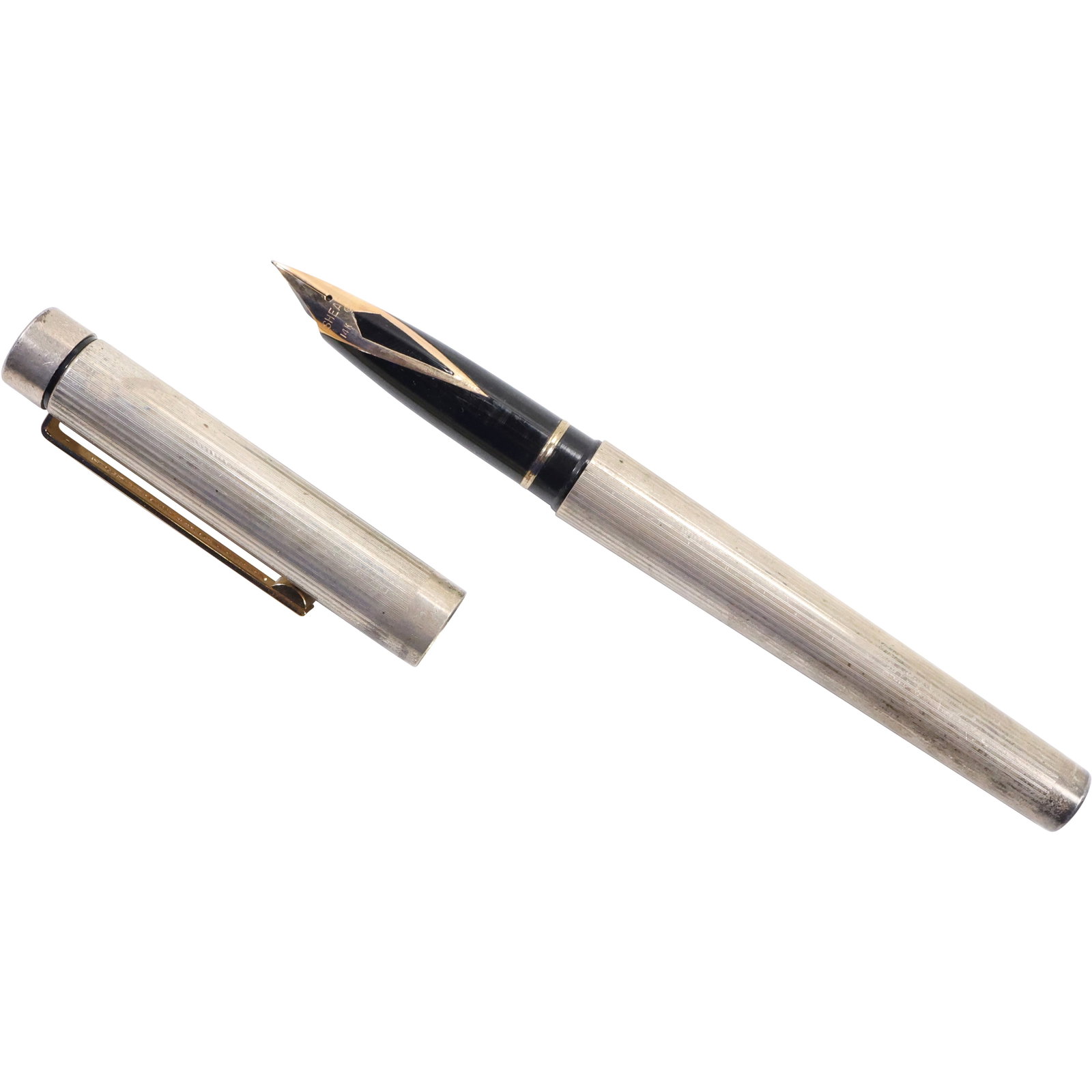 Sterling Silver Sheaffer Pen with 14K 585 Tip , 5 1/2 in. length by 1/2 in. diameter: Sterling Silver Sheaffer Pen with 14K 585 Tip , 5 1/2 in. length by 1/2 in. diameter