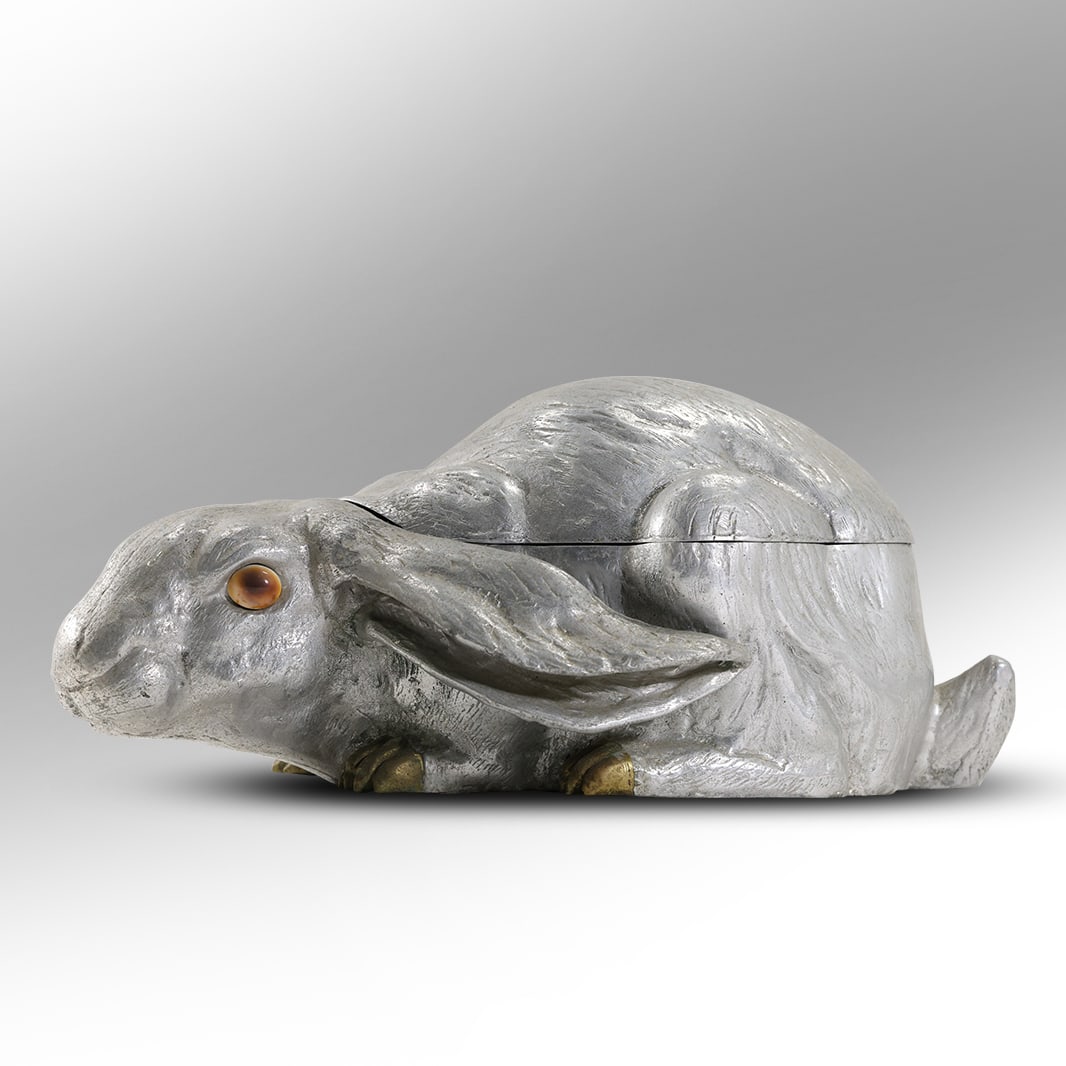 1986 Arthur Court Aluminum Carnelian Eye Rabbit Brass Feet Ice Cooler 8 in. x 18 in. length: 1986 Arthur Court Aluminum Carnelian Eye Rabbit Brass Feet Ice Cooler 8 in. x 18 in. length. size: 8 h 18 w
