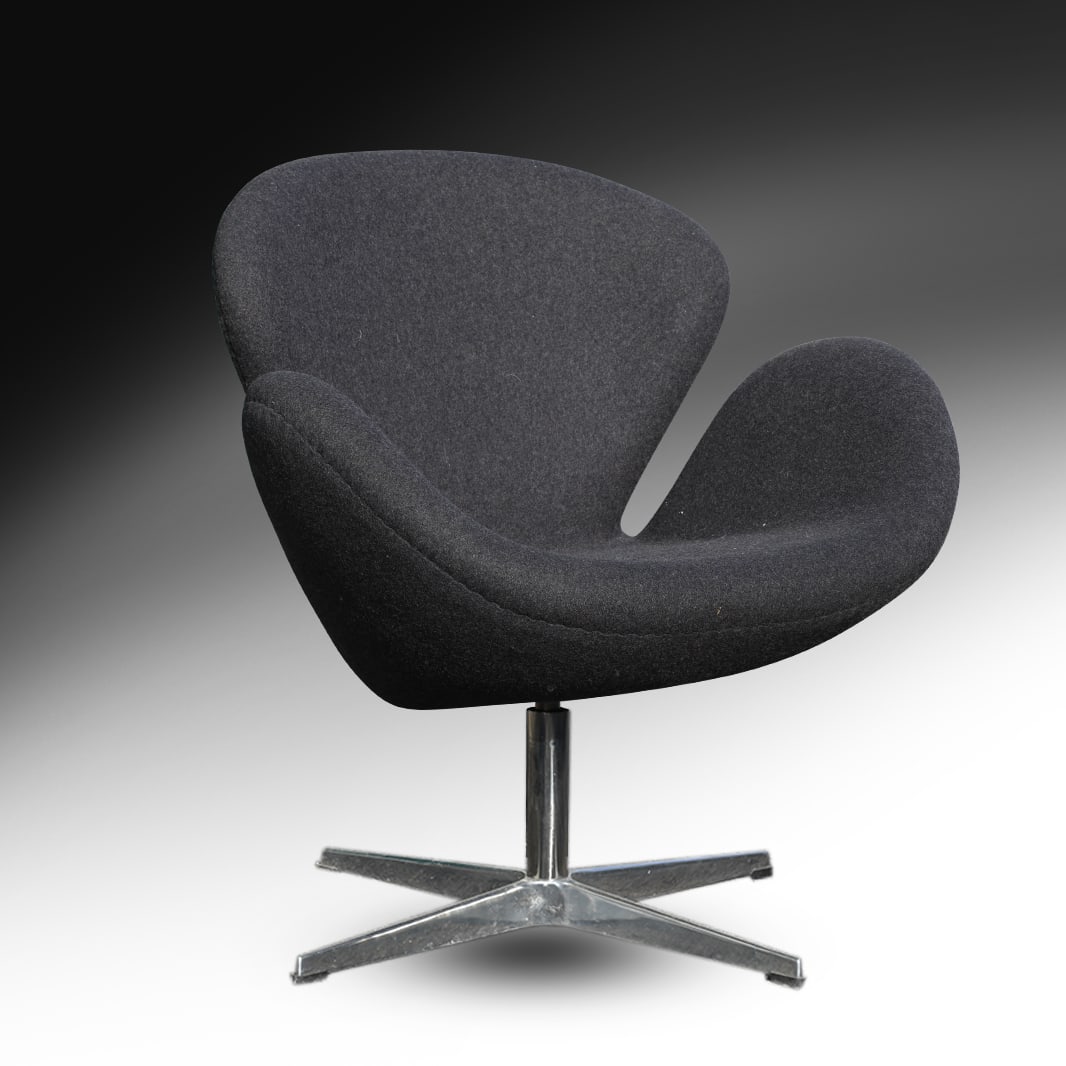 Arne Jacobsen Style Iconic SWAN Chair, Upholstered on a Metal Base: Arne Jacobsen Style Iconic SWAN Chair, Upholstered on a Metal Base. size: 29.5 x 27.5 x 27 seat: 17 SU ; The beautiful Swan™ chair was designed by Arne Jacobsen in 1958 for the lobby and lounge area
