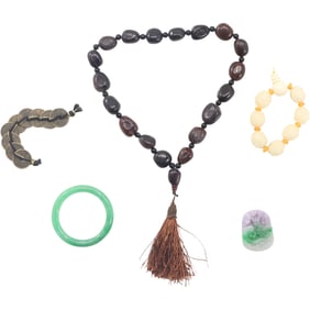 5 Assorted Jade Jewelry including Necklace, Carved Jade Pendant, Bracelets