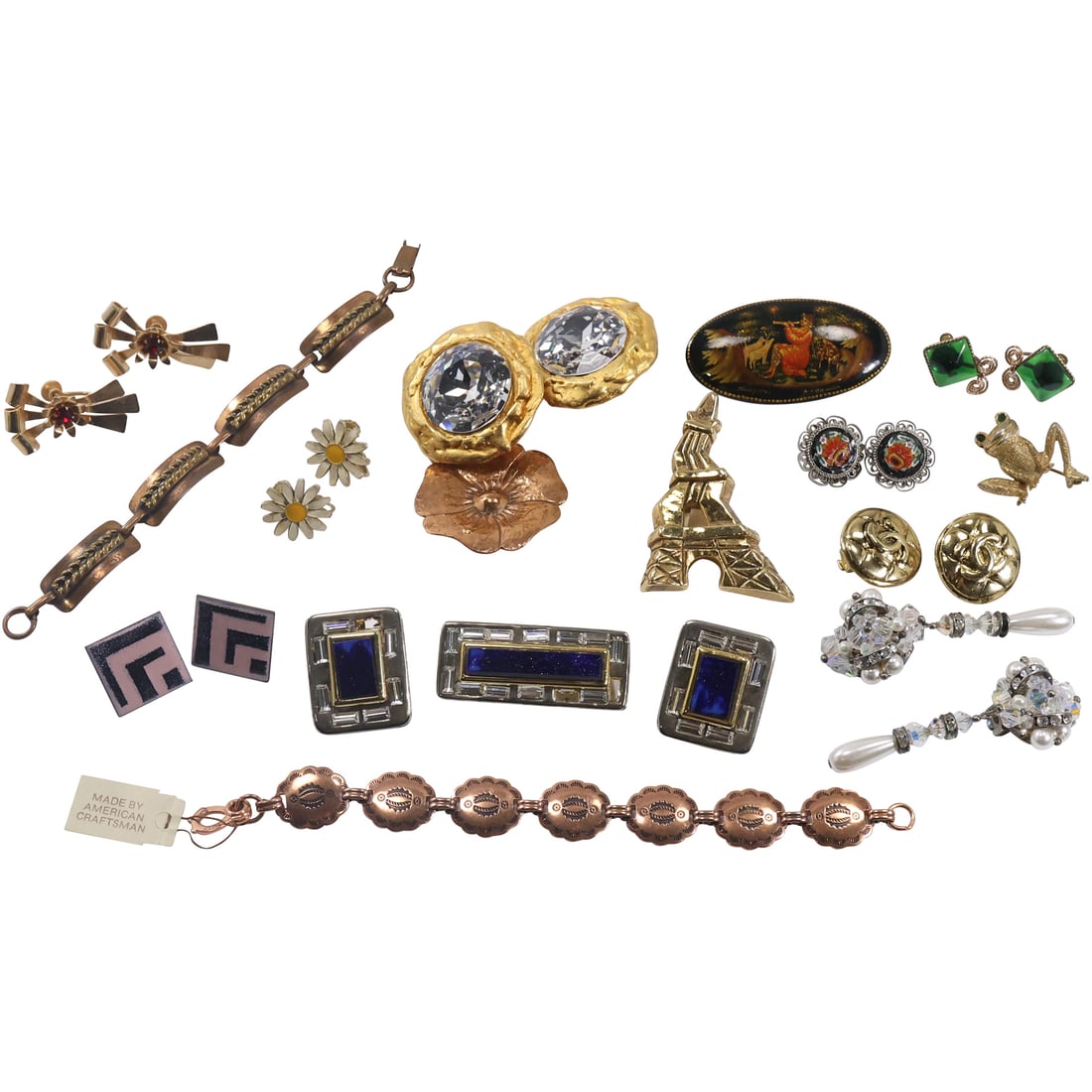 Estate Grouping of Vintage Costume Fashion Jewelry Earrings, Pins, Bracelets - See Pictures: Estate Grouping of Vintage Costume Fashion Jewelry Earrings, Pins, Bracelets - See Pictures