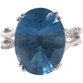 Beautiful  marked SUN 925 Sterling Silver Blue Topaz with 12 Diamonds Ring Size 7