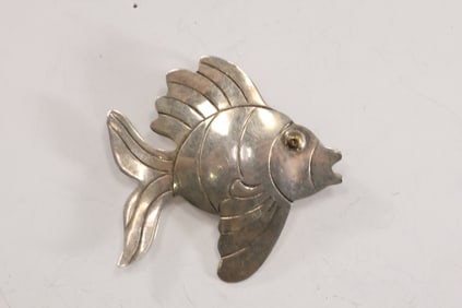 .925 Sterling Silver 15.8 grams TM-155 Mexico TM CIL Fish Pin / Pendant 2 1/2 in. x 2 in.