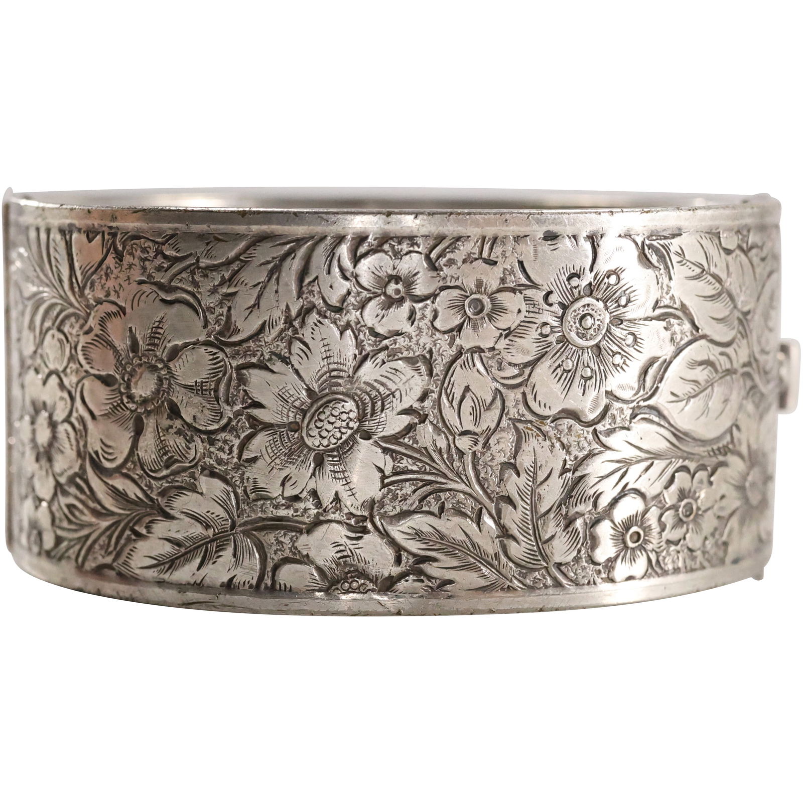 45.6 grams Sterling Engraved Floral Garden Design Wide Bangle Bracelet 3 in. x 2 1/2 in. x 1 3/8 in. (1 of 19)