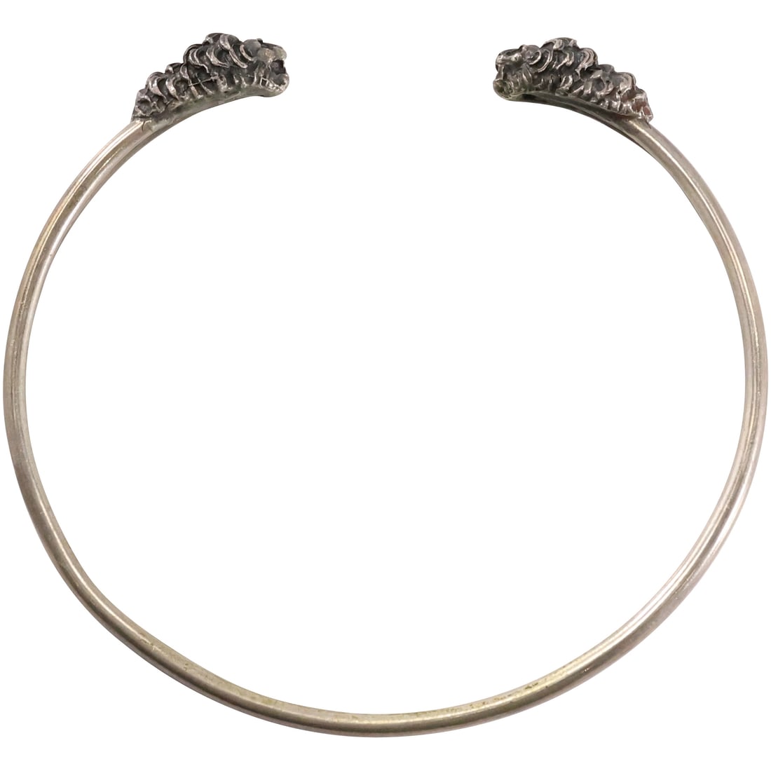 50.4 grams .925 Sterling Silver Lion Ends Hard Collar Necklace 4 3/4 in. x 4 1/2 in. x 1/2 in.: 50.4 grams .925 Sterling Silver Lion Ends Hard Collar Necklace 4 3/4 in. x 4 1/2 in. x 1/2 in.