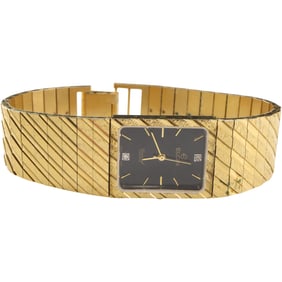 Elgin Men's Wristwatch Gold Stainles Steel Band with Black Face Vintage 1980s-90s