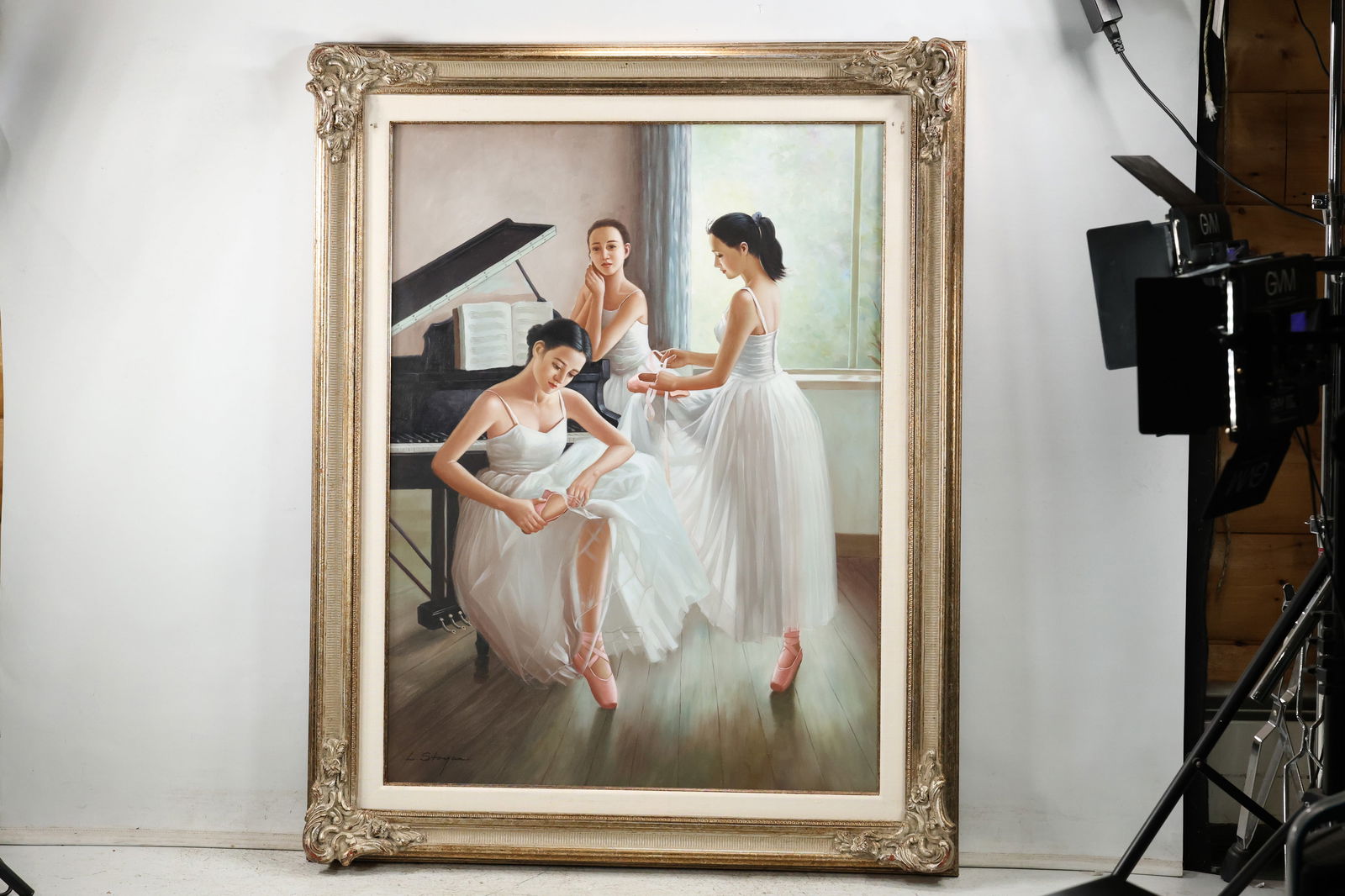 Signed L Stoyan, Large Oil on Canvas Painting 3 Ballerina Gilrs Next to a Piano, Framed: Signed L Stoyan, Large Oil on Canvas Painting 3 Ballerina Gilrs Next to a Piano, Framed. size: 40 x 30 . outside of frame: 49 x 39