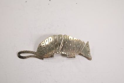 .925 Sterling Silver 13.5 grams Mexico TR-53 Armadillo Faux Wind-up Pin 3 3/4 in. x 1 1/4 in.