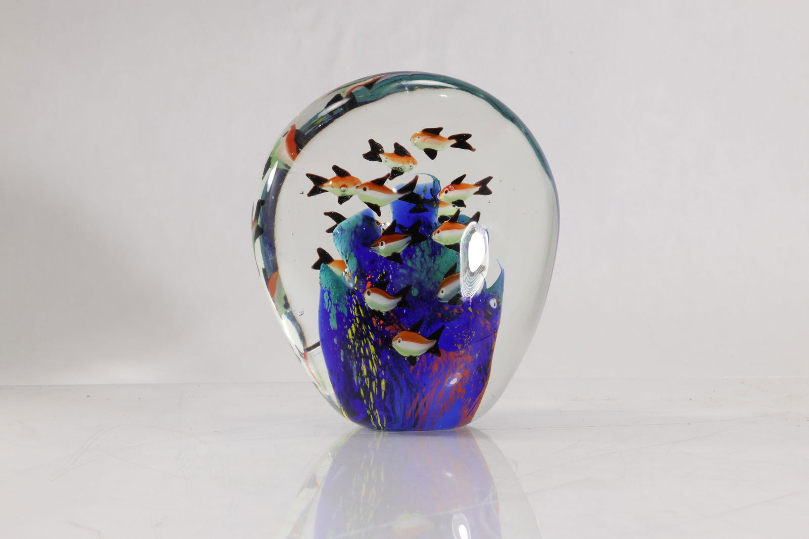 Vintage Murano Art Glass Tropical Fish School Aquarium Paperweight 6 in. x 6 in.: Vintage Murano Art Glass Tropical Fish School Aquarium Paperweight 6 in. x 6 in. size: 6h x 6w