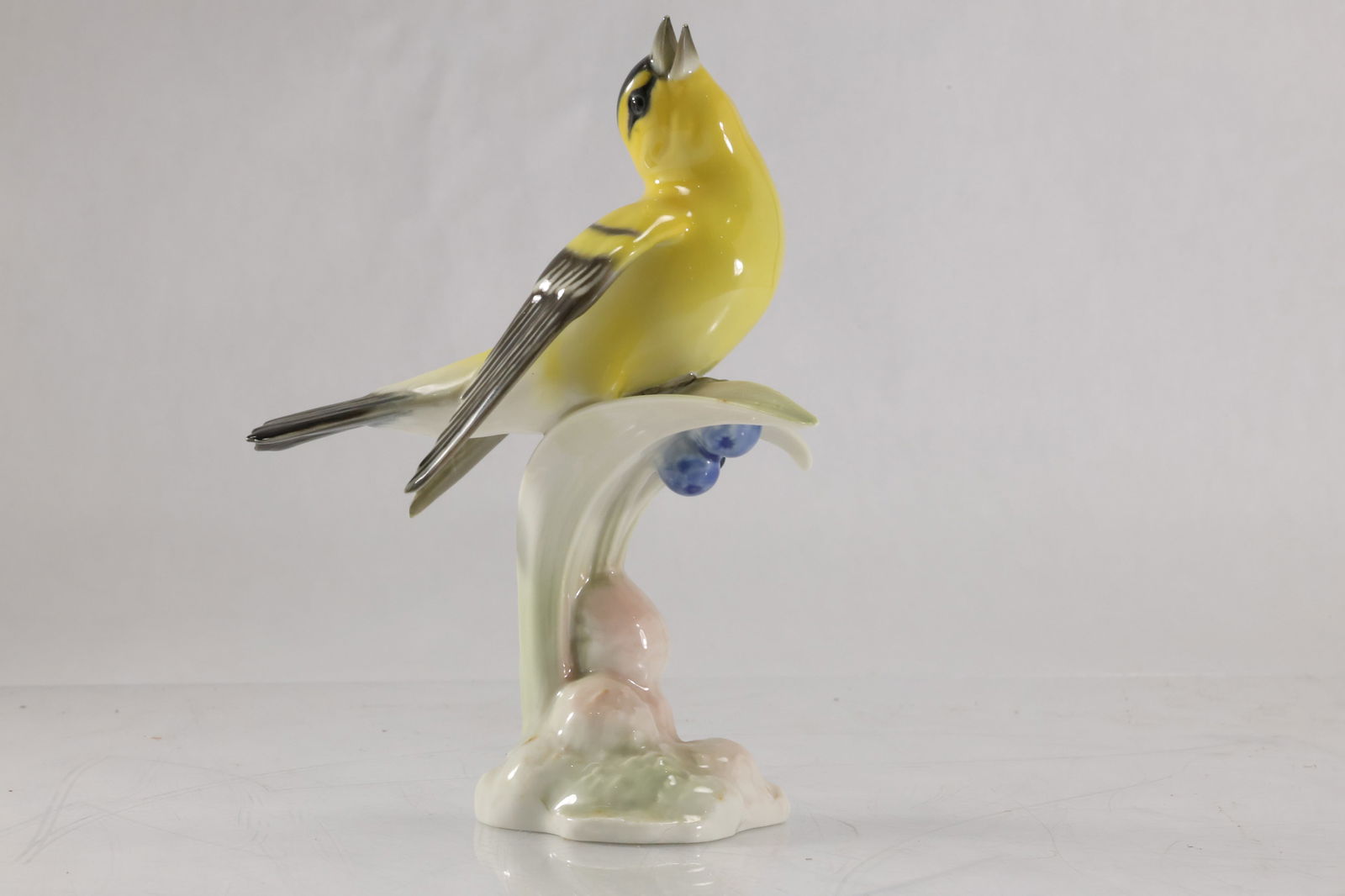 Lorenz Hutschenreuther Fine Porcelain Yellow Bird Figurine 7 in. height x 6 in. wide (1 of 20)