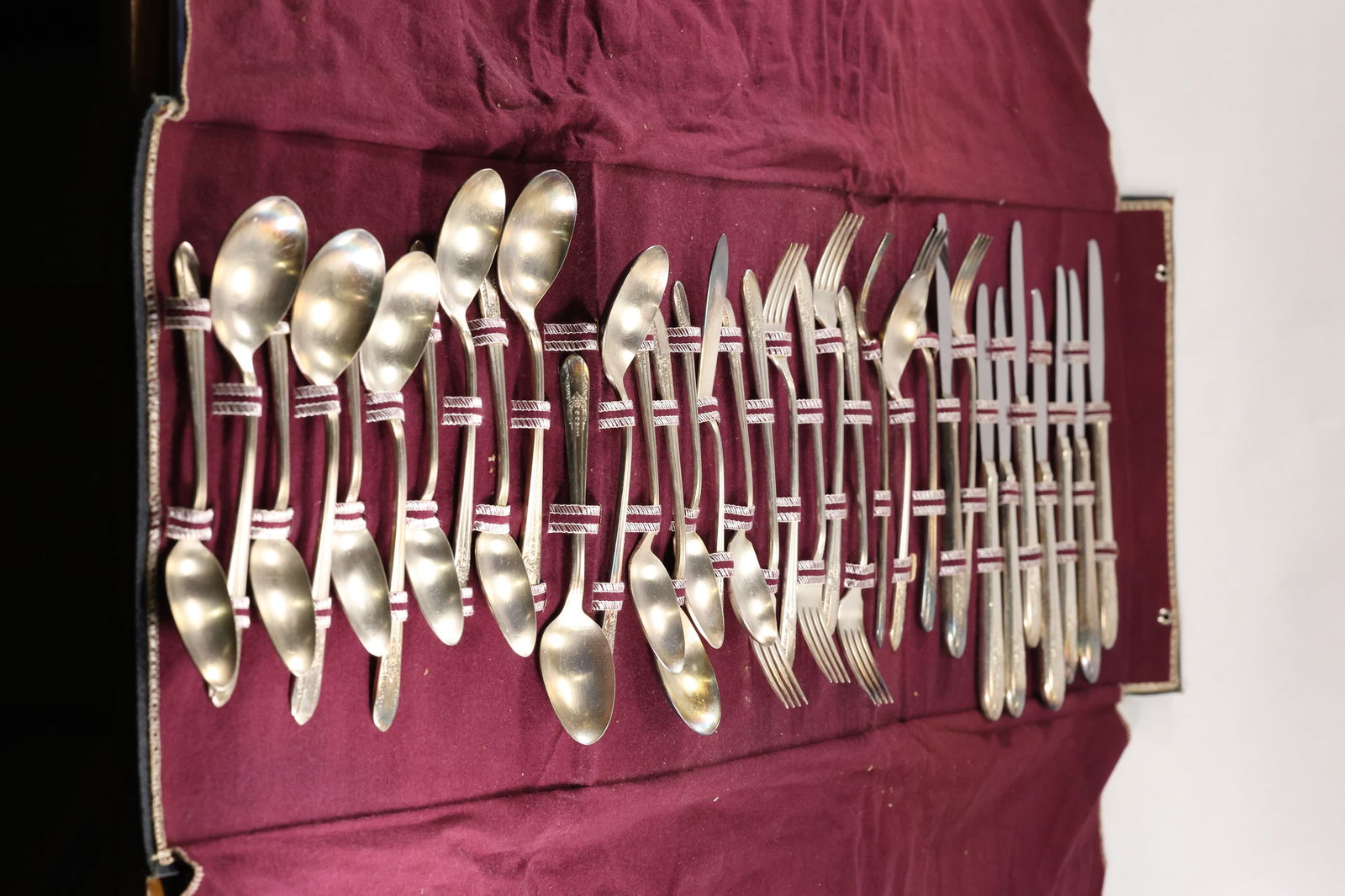 Vintage Rogers Bros Silver Plate Flatware Set - See Pictures for Item Count (1 of 20)