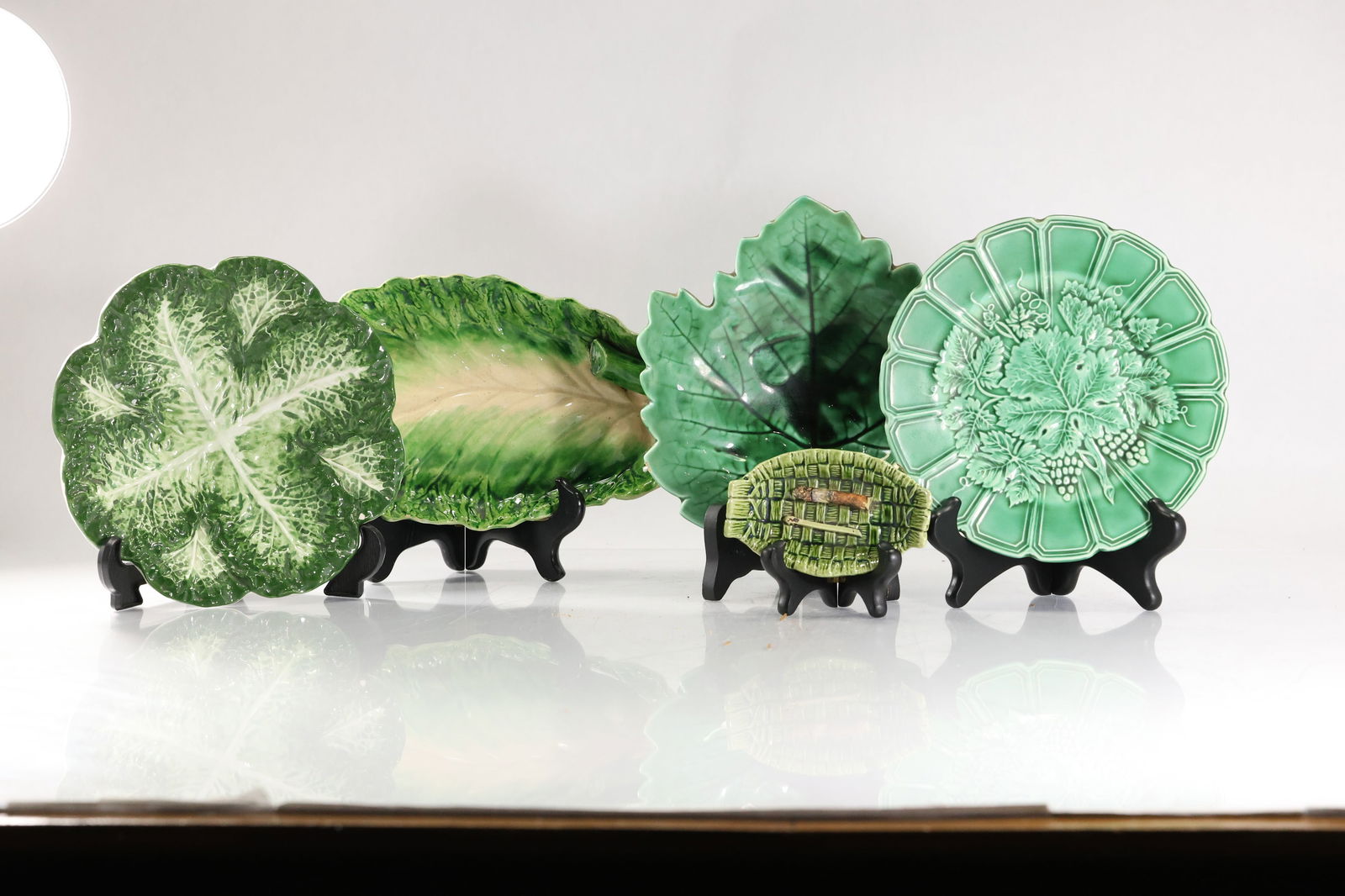 5 Assorted Green Cabbage Leaf Plates - Variety - See Pictures (1 of 20)