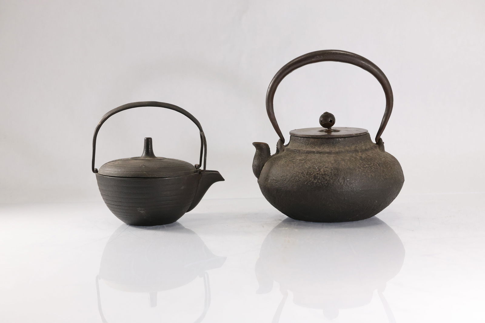 2 Tetsubin, traditional Japanese cast iron kettles, signed on base (1 of 20)