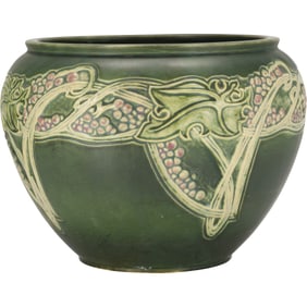Roseville Rosecraft Vintage Matte Green Small Jardiniere circa 1920, 8.5 in. height x 10 in. wide