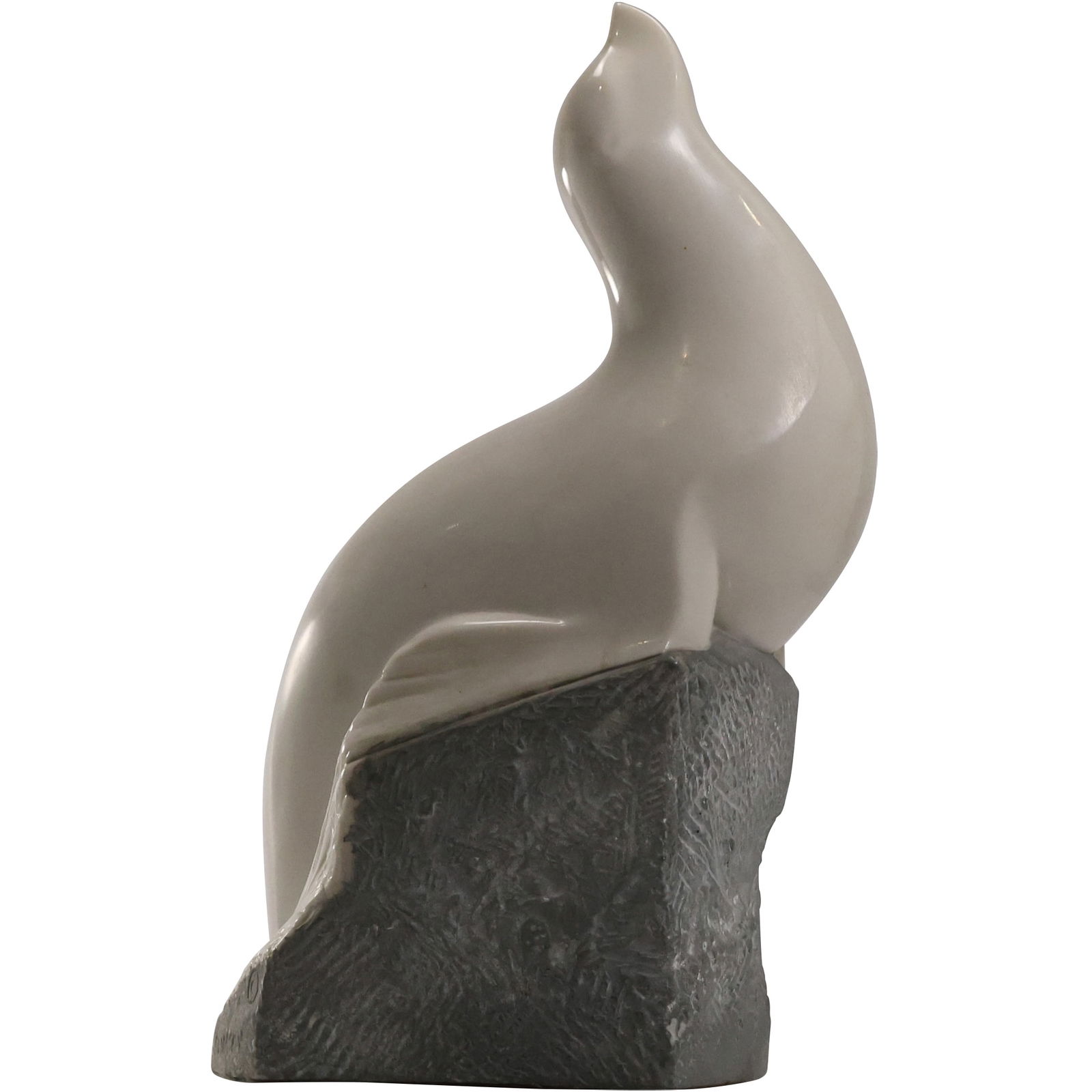 VINCENT GLINSKY (RUSSIAN, 1895-1975) Carved 2-Tone Marble SEAL Figure Sculpture: VINCENT GLINSKY (RUSSIAN, 1895-1975) Carved 2-Tone Marble SEAL Figure Sculpture. size: 12h x 7w