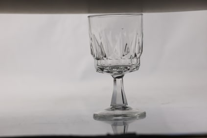 Set Of 8 Arcoroc Wine Glasses Made In France