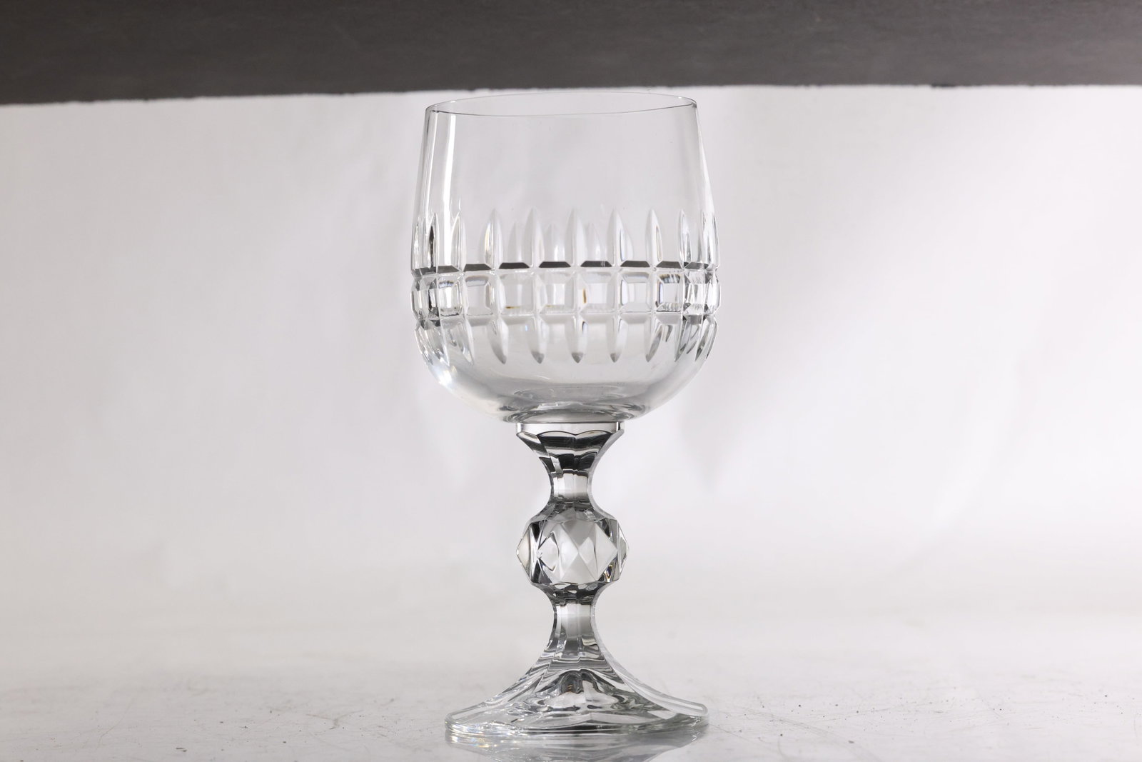 Set 11 Belfast By Bohemia Crystal Glass Wine Glasses [ one chipped]: Set 11 Belfast By Bohemia Crystal Glass Wine Glasses [ one chipped]. size: 6h x 3.5w