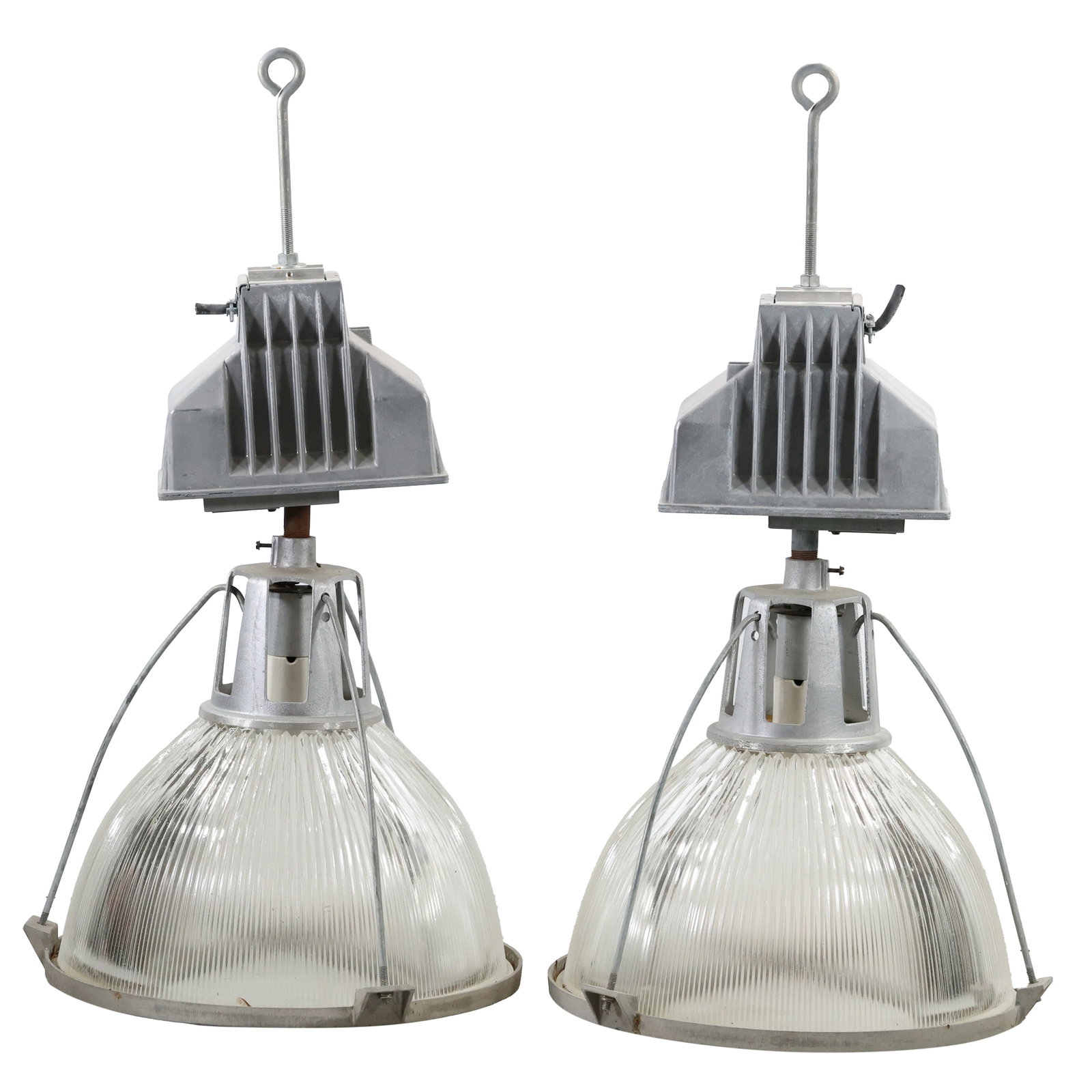 [2 Larger] HOLOPHANE Commericial Lighting, Min. 90 degree C Supply Conductors: [2 Larger] HOLOPHANE Commericial Lighting, Min. 90 degree C Supply Conductors size: max 38 h x 20 , she is 18 w