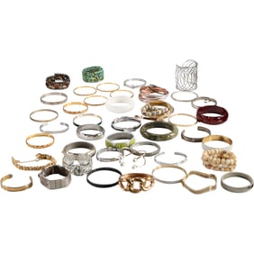 50 Assorted Costume Jewelry Fashion Bracelets - Nice Variety - See Pictures