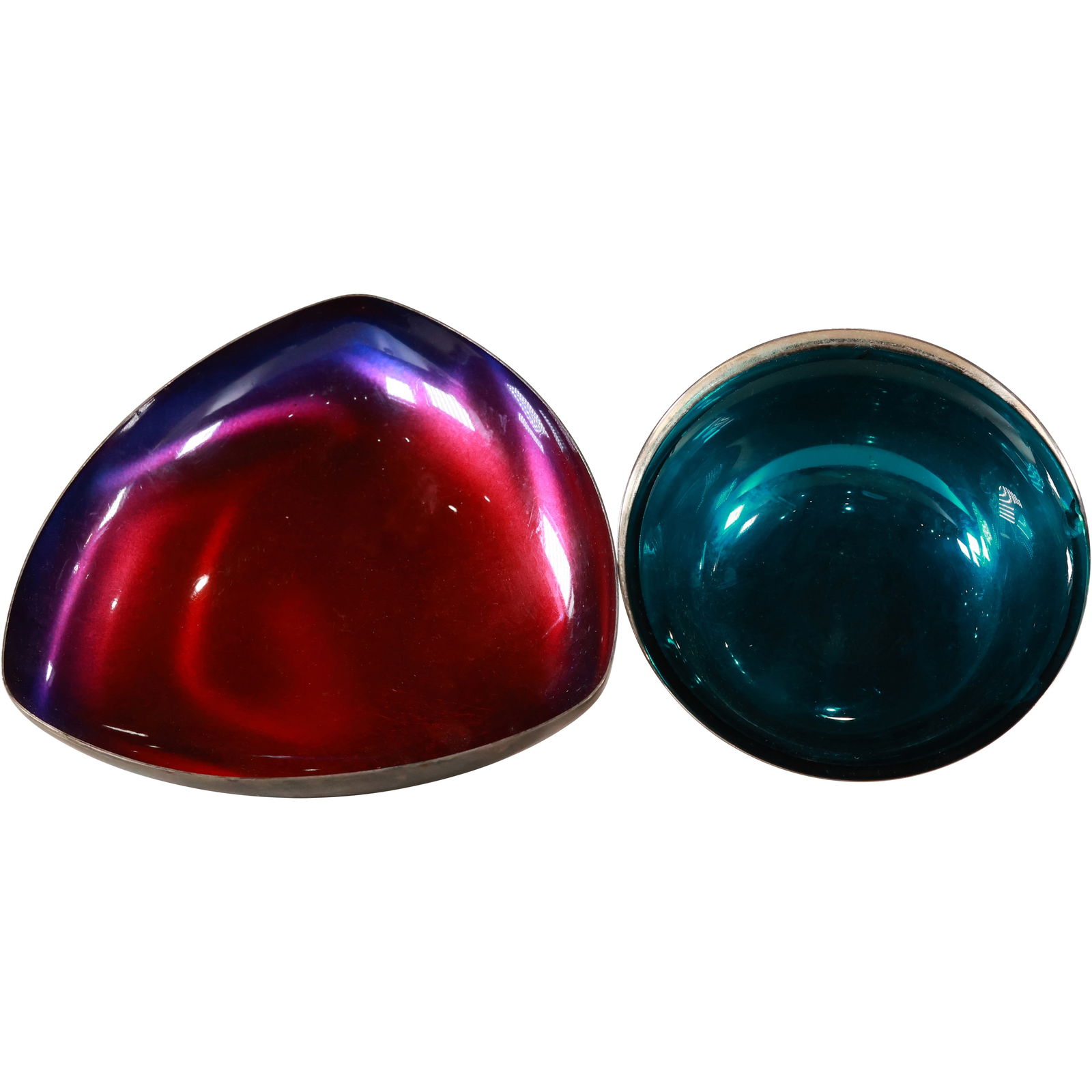 2 Gorham, Newport Small Mid-Century Modern Enameled Silver Plate Bowls 6 in. and 4.5 in.: 2 Gorham, Newport Small Mid-Century Modern Enameled Silver Plate Bowls 6 in. and 4.5 in. size: red 2h 6w blue 2.25h 4.5w S:C
