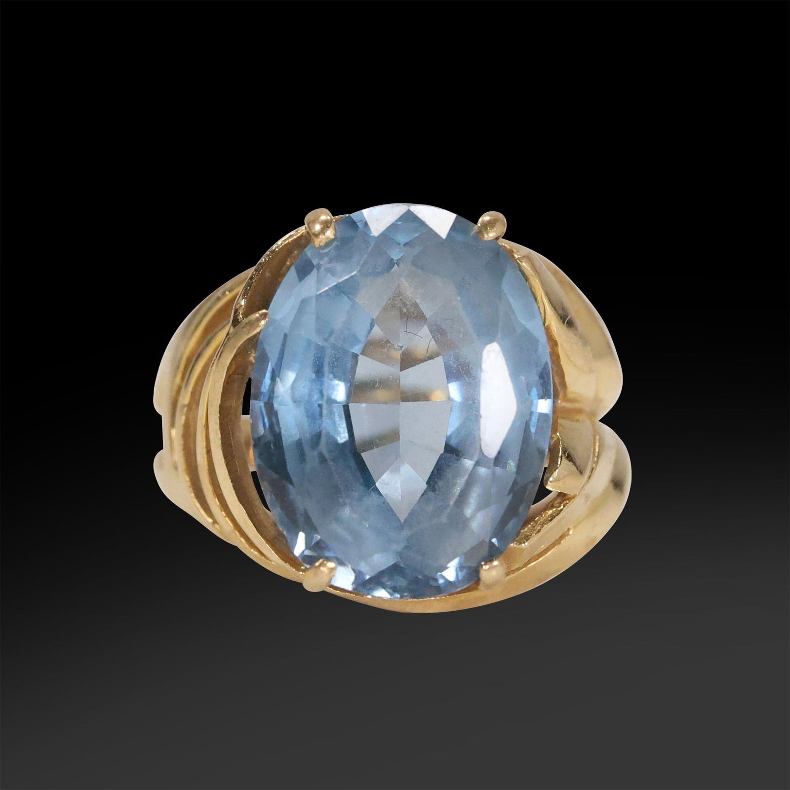 Exquisite 14K Gold Faceted Blue Topaz Ring Size 8,  5.84 dwt.,  3/4 in. x 3/4 in. (1 of 20)