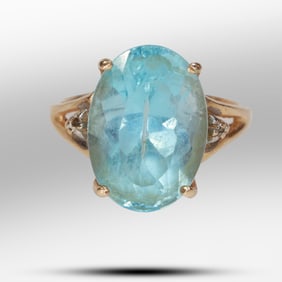 14K Yellow Gold Oval Blue Topaz Evening Ring Size 7 , 3/4 in. x 5/8 in.