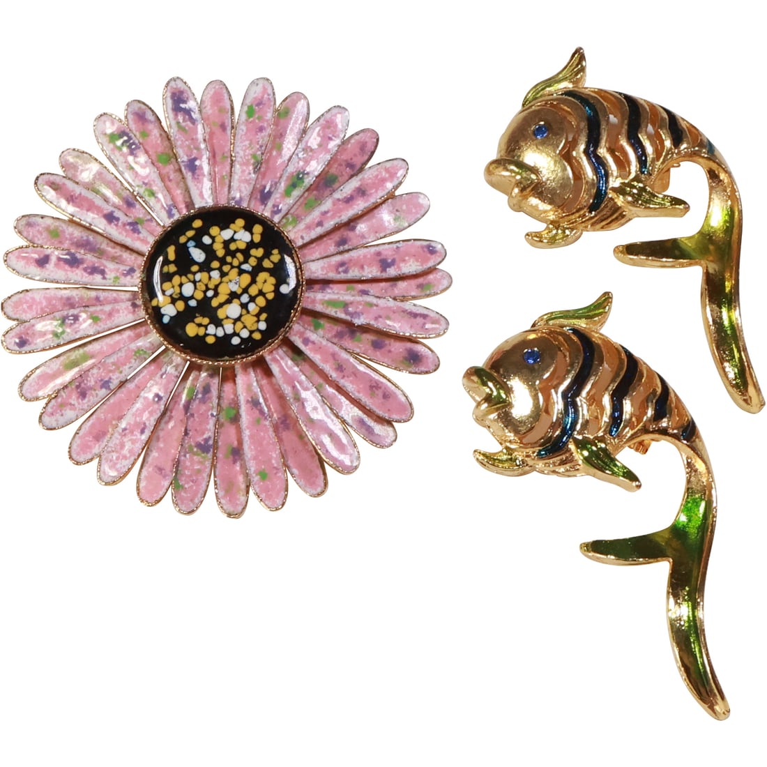 [3] Pink Enameled with Black Onyx Enameled Center Pin 2 in.; SMI 2 Enameled Gold Tone Fish: [3] Pink Enameled with Black Onyx Enameled Center Pin 2 in.; SMI 2 Enameled Gold Tone Fish Pins, Matching 3 in. x 2 in. each