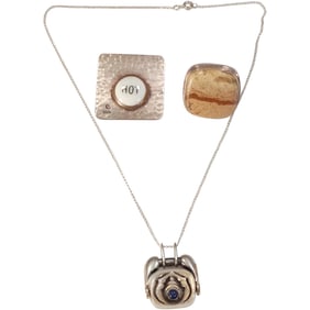 .925 Sterling Silver Double Sided Pendant Agate aqnd Lapis Necklace on Sterling 16 in. Chain;