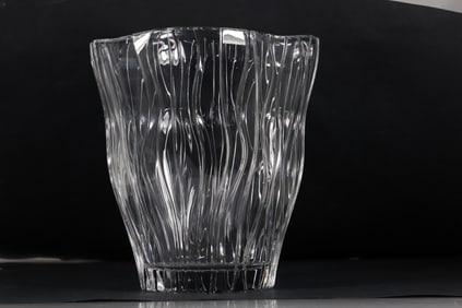 Signed Nachtmann Crystal Glass Ribbed Sculptural Vase 9.5 in. height x 8.5 in. wide