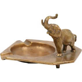 Circa 1920s Bronze Figural Elephant Ashtray 4 in. height x 5 in. wide