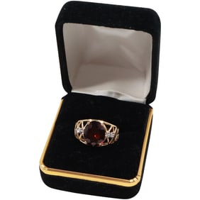 10K Yellow Gold with Garnet Center Stone,4 Side Diamonds Ring Size 7, 2.70 dwt, 3/3 in. x 5/8 in.
