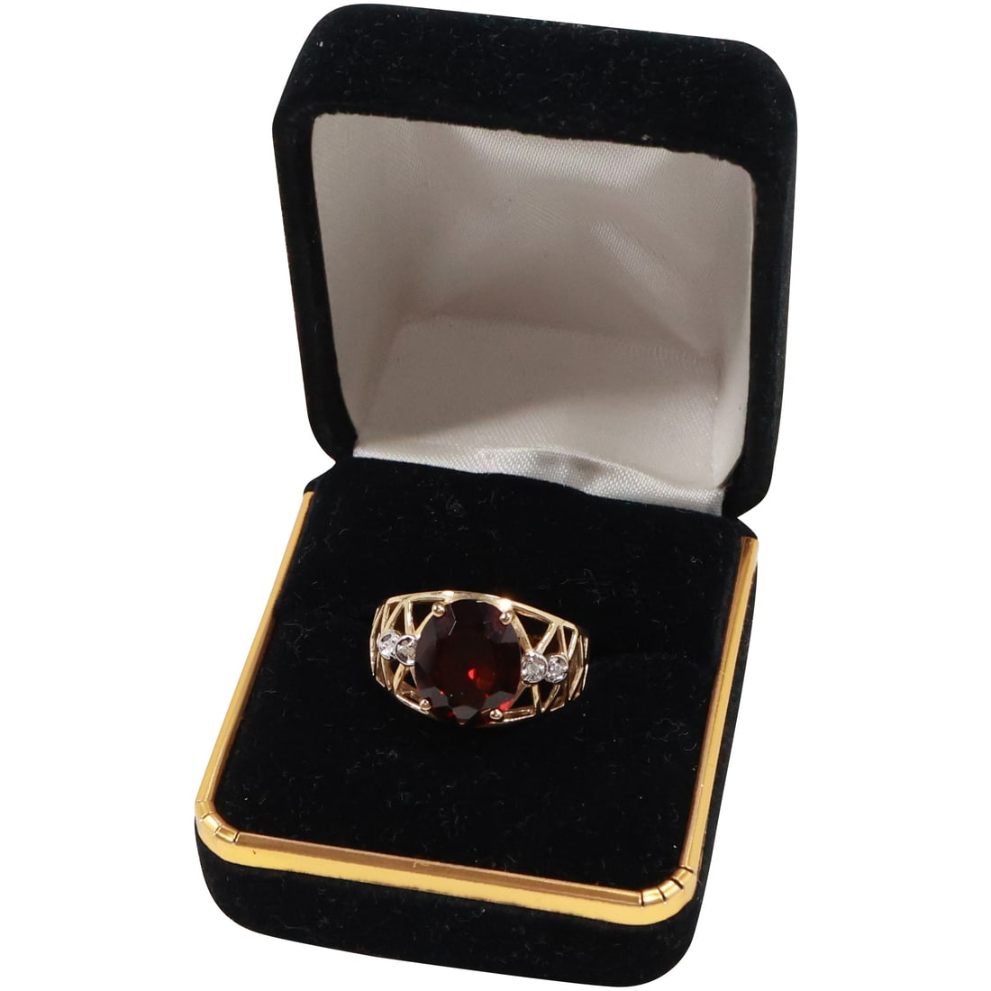 10K Yellow Gold with Garnet Center Stone,4 Side Diamonds Ring Size 7, 2.70 dwt, 3/3 in. x 5/8 in.