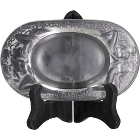 René Lalique "Médicis" ashtray, designed in 1924. LALIQUE FRANCE No. 280, Sitting Nudes Border