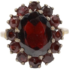 800 Silver Garnets Ring Size 7