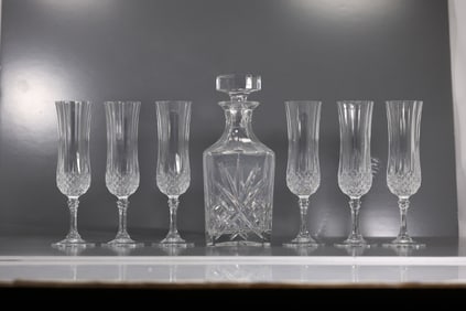 Set 6 Elegant Crystal Glass Champagne Flutes with Crystal Glass Liquor Decanter