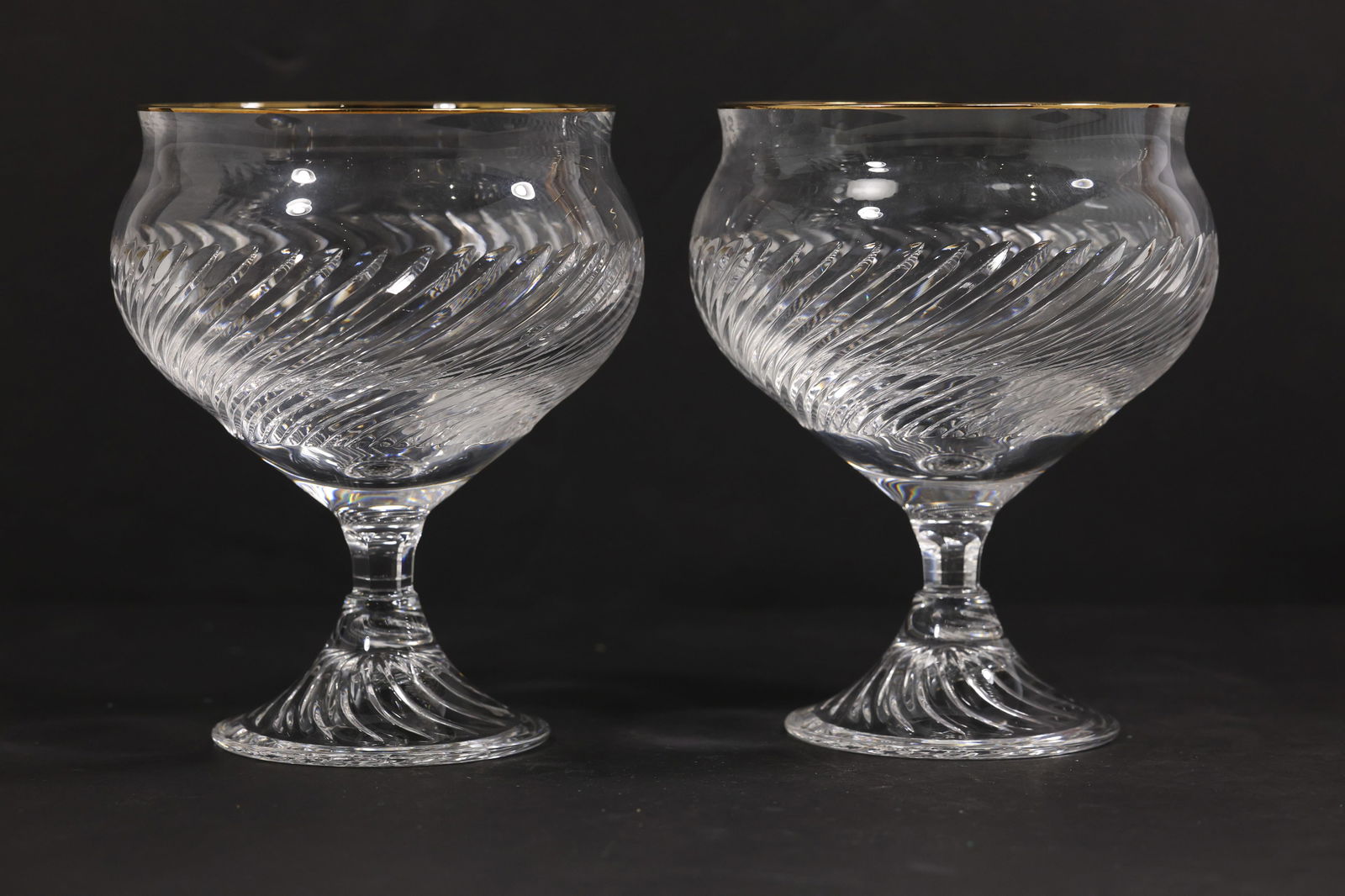 2 Signed Waterford Arrington Gold Goblets or Wine Glasses: 2 Signed Waterford Arrington Gold Goblets or Wine Glasses. size: 6h 4,5w S:F