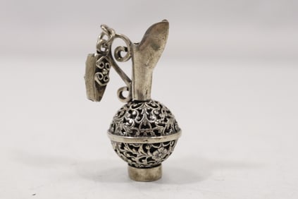 25 Grams Sterling Silver Ewer Stopper, 2 1/8 in. x 1 1/4 in.