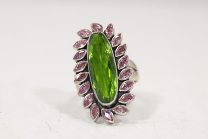 Sterling Silver Large Oval Green Glass with Pink Stones Ring Size 10.75 ; 1 1/2 in. x 1 in.