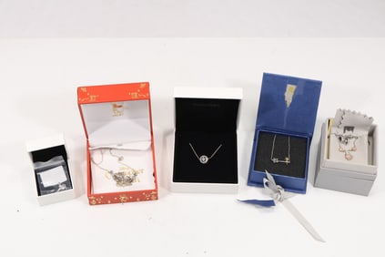 Rock Love Disney .925 Sterling Silver Winnie The Pooh Necklace 18 in. x 1 1/2 in.; Disney LA 925