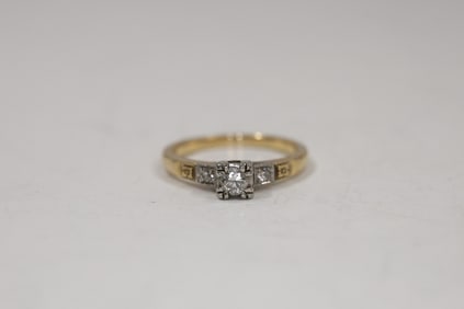 14K Gold Diamond Engagement Ring Size 5.25 , 3/4 in. x 1/4 in.
