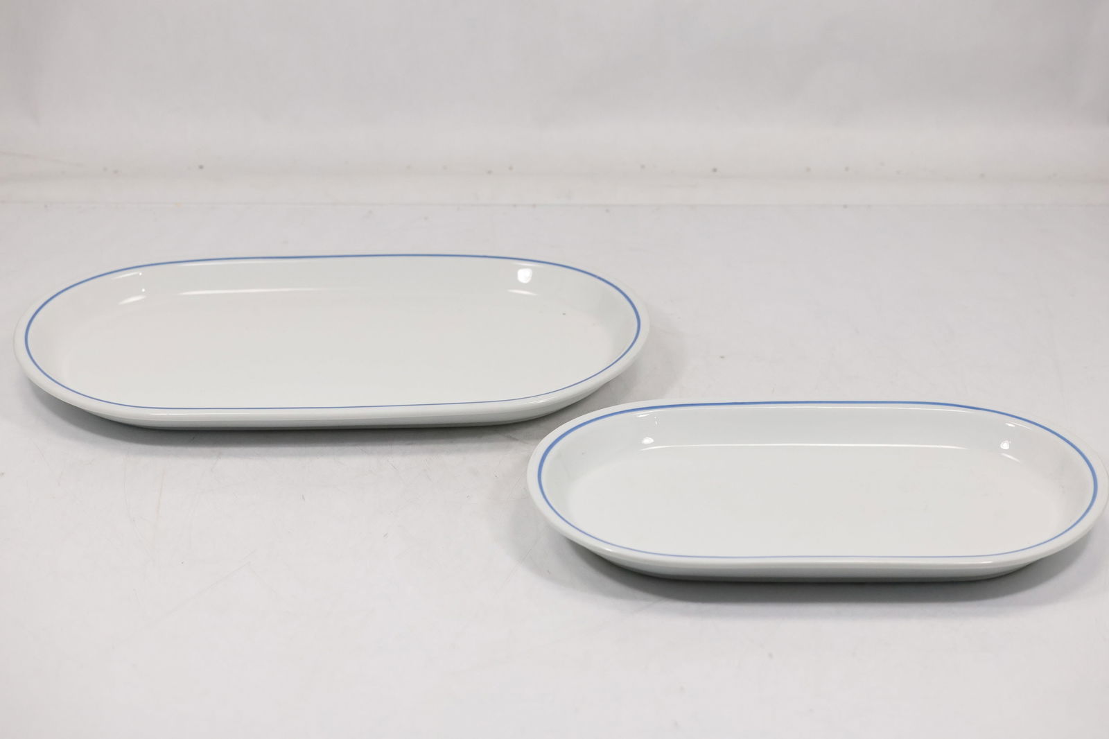 2 Alfoldi Porcelain Hungary, Large Oval White Porcelain Platters with Blue Rims 15 in. length (1 of 9)