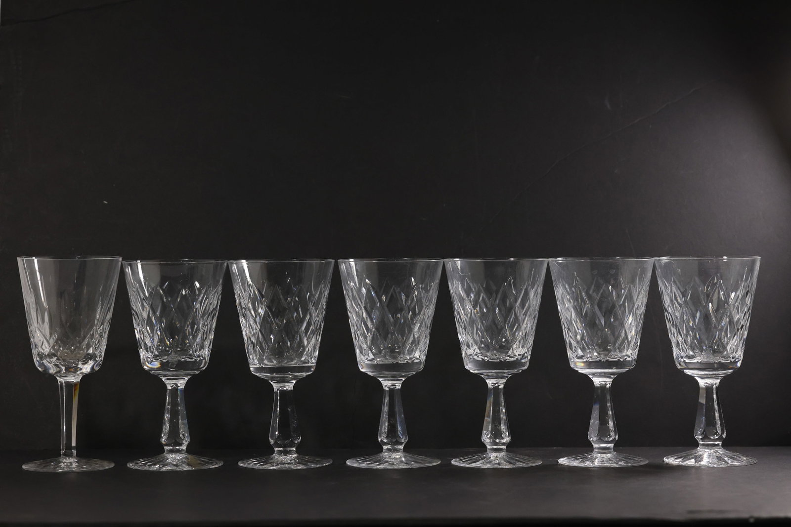 Set 6 Signed Waterford Kinsale Claret Crystal Glass Wine Glasses, Plus One Odd: Set 6 Signed Waterford Kinsale Claret Crystal Glass Wine Glasses, Plus One Odd. size: 7h 3.5w S:B