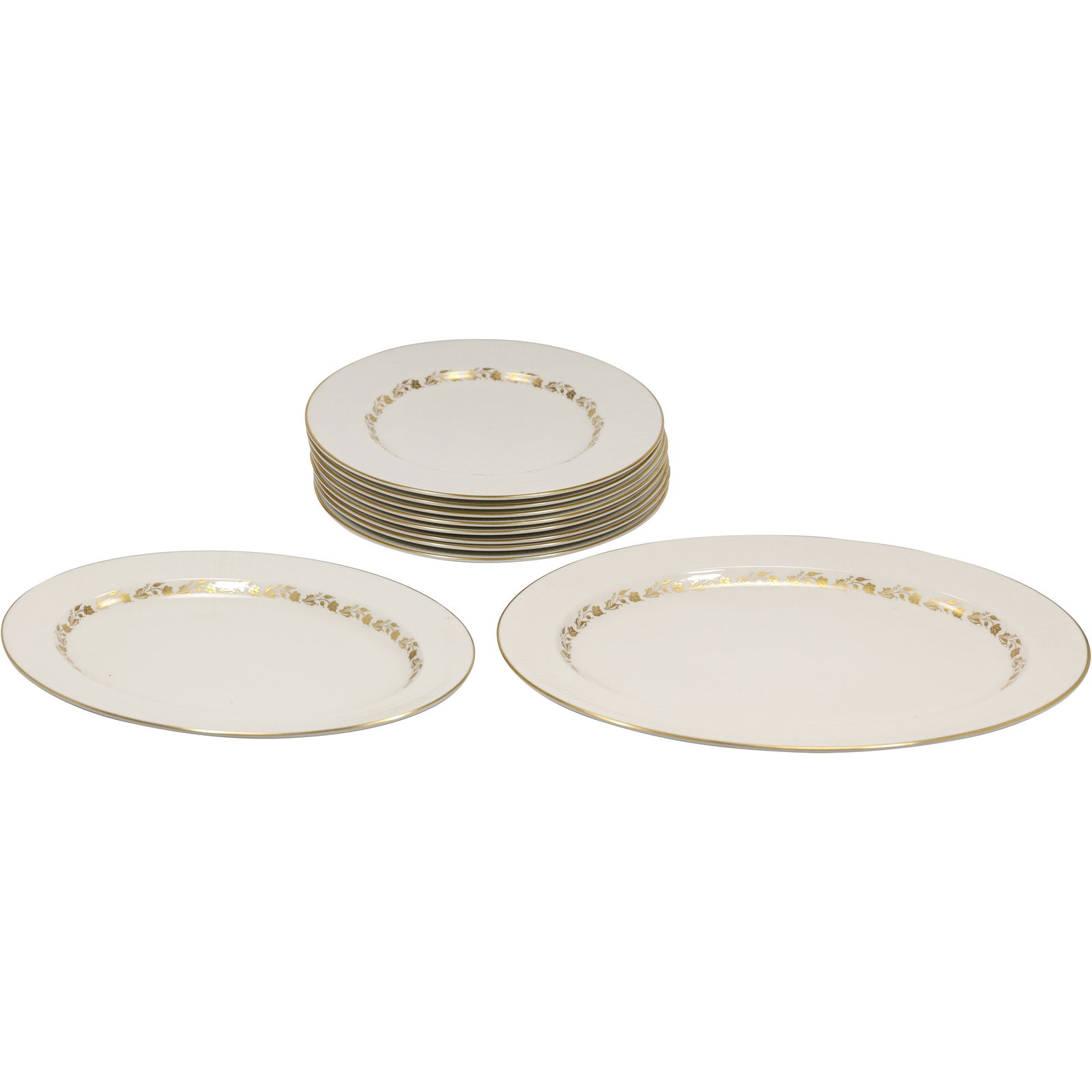 10 Royal Douton "Fairfax" Fine Porcelain 8 Dinner Plates and 2 Platters, Doulton & Co Limited: 10 Royal Douton "Fairfax" Fine Porcelain 8 Dinner Plates and 2 Platters, Doulton & Co Limited, England. size: 16h 12w S:B'