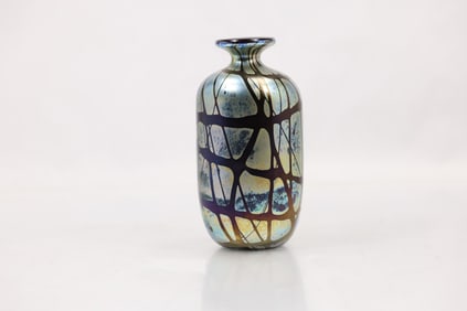 KW Le Duier Signed Art Glass Vase Iridescent with Veins 6 inches height