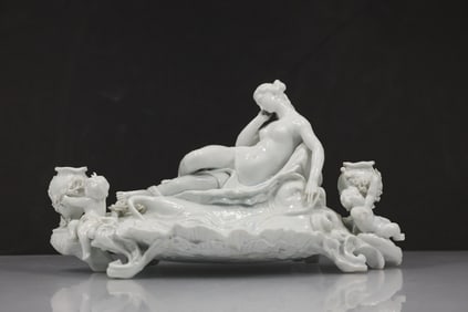 "Die ruhende Dame" (The Resting Lady) or "Daphne Reclining", designed by Paul Scheurich