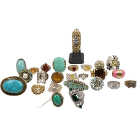 25 Assorted Costume Jewelry Fashion Rings - Nice Selection - See Pictures