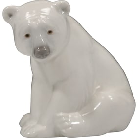Lladró porcelain figurine of a polar bear , 3.5 in. height x 4 in. wide