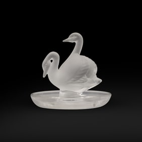 Signed Lalique France vintage "Deux Cygnes" (Two Swans) ring or trinket dish