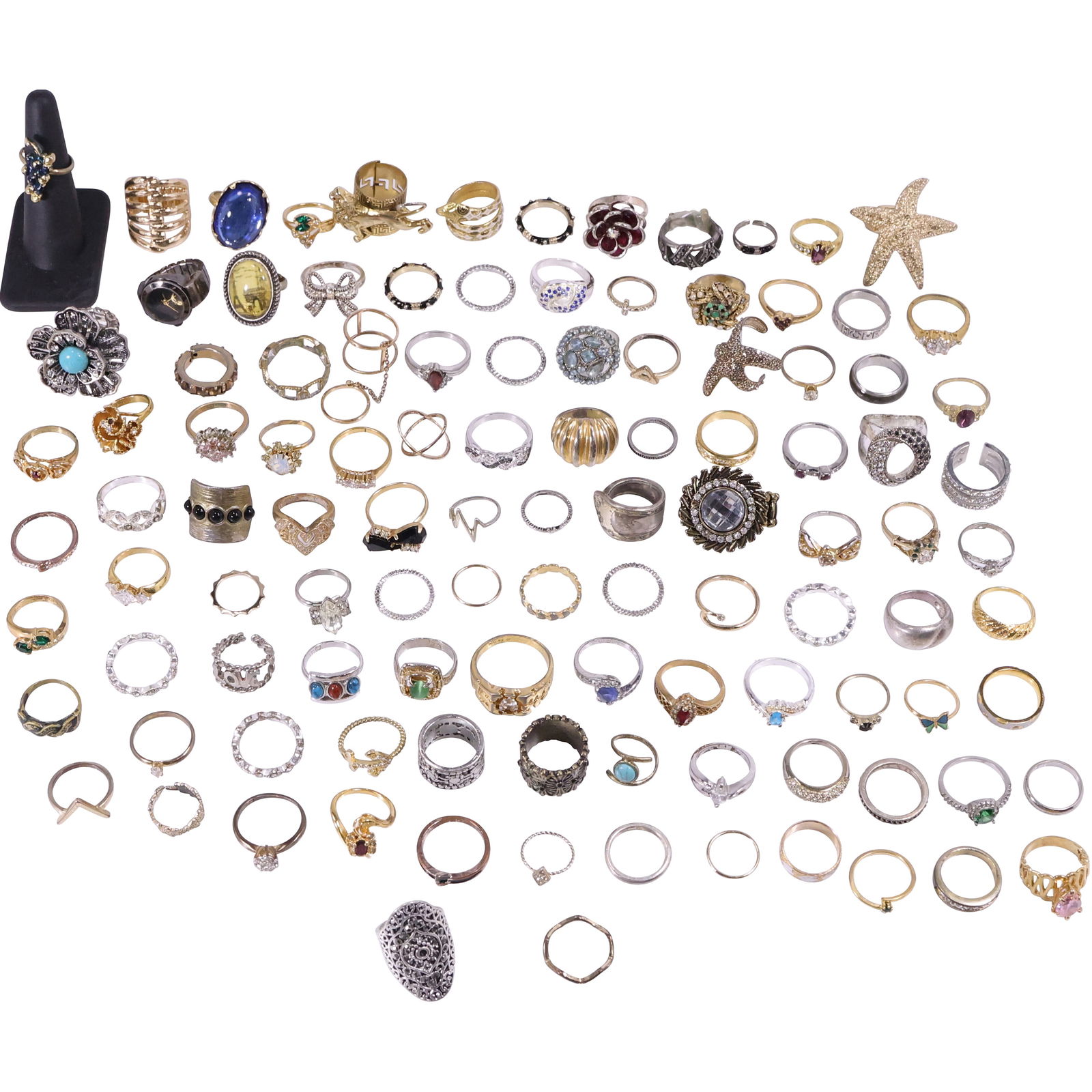 100 Costume Jewelry Fashion Rings - Nice Selection - See Pictures: 100 Costume Jewelry Fashion Rings - Nice Selection - See Pictures